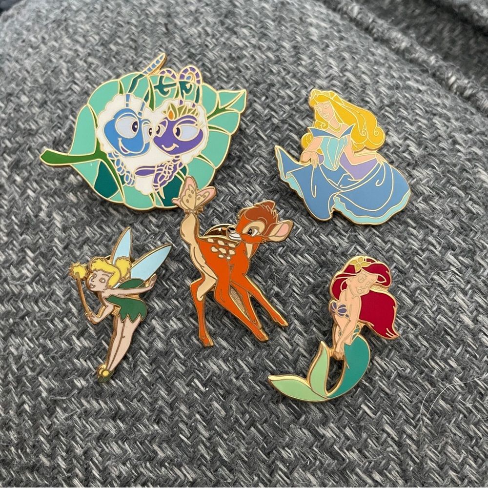 Walt Disney World Collectors Enamel Pins Tinkerbell Ariel Bugs Life Aurora Bambi